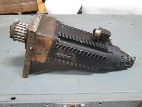 INDRAMAT  MAC093B-0-0S-4-C/110-A-0/W1522LV/S001 PERMANENT MAGNET MOTOR  T55916