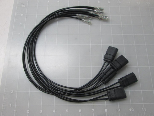 LOT OF 5 HY525 290965001 WIRE ASSEMLBY W/ PLUG T55956