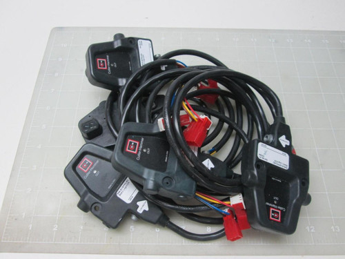 LOT OF 5 CUTLER HAMMER E68-SVSPR3-BD LIGHT CONNECTOR SENSOR T55574