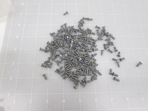 LOT OF 187 7370020-2 SCREWS T59306