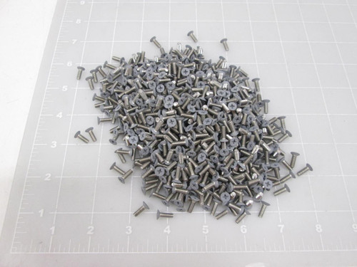 LOT OF 762 7370020-3 SCREWS T59323