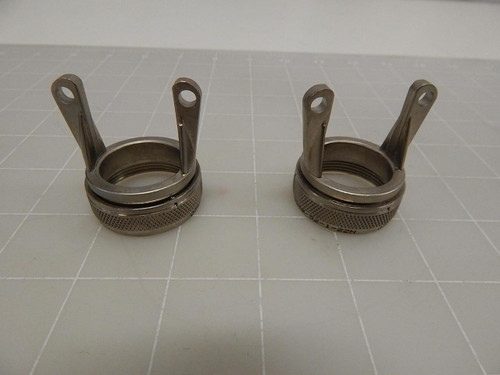 LOT OF 2 07418-M85049/52-1-22N CIRCULAR STRAIN RELIEFS T62654