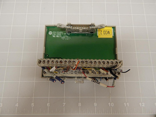 ALLEN BRADLEY 1492-IFM20F-2 20-POINT FEED-THROUGH DIFITAL IFM INTERFACE MODULE T65979