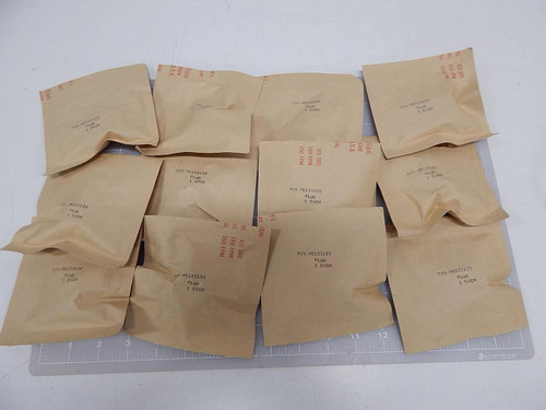 LOT OF 12 MS123128 PLUG T72476