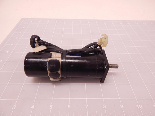 SANYO DENKI L407-E39EL7 DC SERVO MOTOR 70 W 32 VDC 3.4 A 3000 RPM T78986