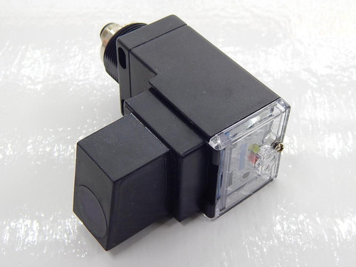 Cutler Hammer 1452E-8543 Photoelectric Sensor T90250 For Sale