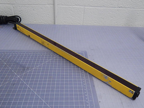 Scientific Technologies MC47-12-600-X Light Curtain Transmitter T100282 For Sale