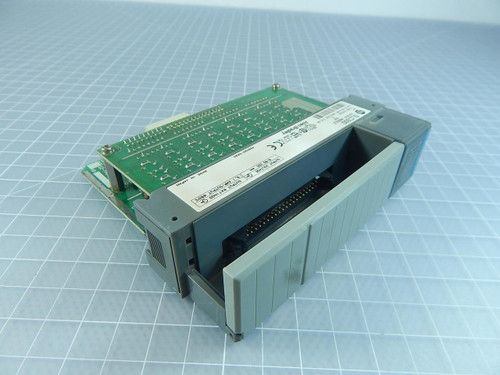 Allen Bradley SLC500, 1746-OV32 Ser C Output Module T103979 For Sale