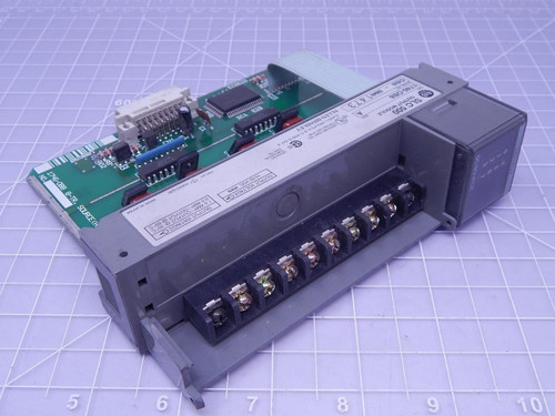 Allen Bradley 1746-OB8 SLC 500 Output Module T116303 For Sale