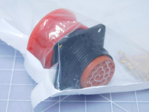 Cinch BACC45FN16-24P6 Circular MIL Spec Connector 26500 24 C 24 # 20 P BY RECP WC T119494 For Sale