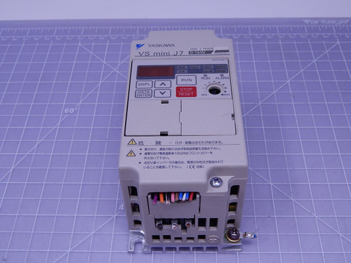 Yaskawa CIMR-J7AA20P1 ON1767-1-47   VS mini J7 Drive Inverter 200 V 3 PH 0.1 kW For Sale