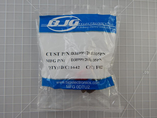 Souriau D38999/20JD35PN    Circular MIL Spec Connector 37 P Sz 15 Wall Mount Recpt Pin Cont For Sale