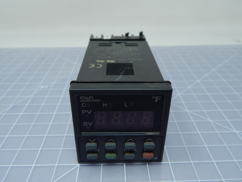 Fuji Electric PXZ4RCY2-5VC26-D    Temperature Controller For Sale