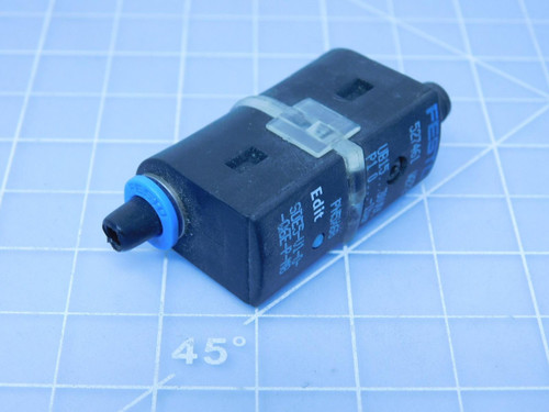Lot of 2 Festo SDE5-V10-O-Q6E-P-M8  SDE5-D10-O-Q6E-P-M8  Pressure Sensor For Sale