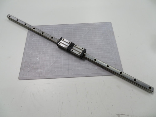 LOT OF 2 NSK H26 LINEAR BEARINGS ON SLIDE RAIL 32 IN T167856