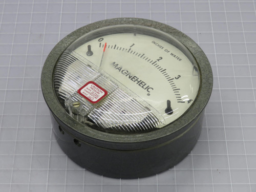 MAGNEHELIC  2004C 596-262 PRESSURE GAUGE 0-4 INCHES OF WATER  For Sale