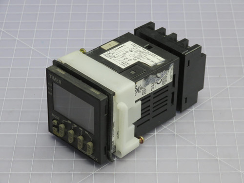 OMRON  H5CXA11SD  DIGITAL TIMER  For Sale
