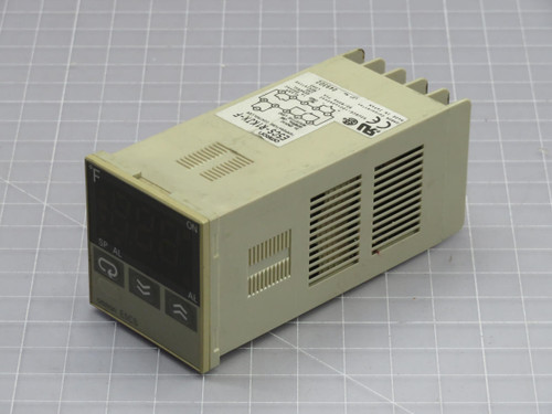 OMRON  E5CS-R1KJX-F  TEMPERATURE CONTROLLER  For Sale