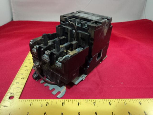 SQUARE D 8536 SC0-3 MOTOR STARTER T9030
