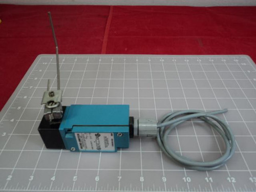 2 MICRO SWITCH LSQA3K163 HEAVY DUTY LIMIT SWITCH T11012