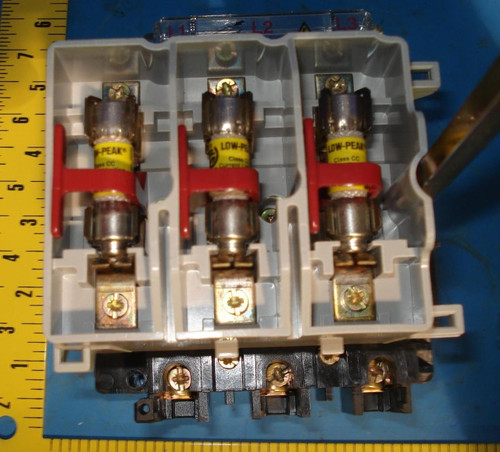 ALLEN BRADLEY AB 194R-NC030P3 FUSED DISCONNECT SWITCH T5885