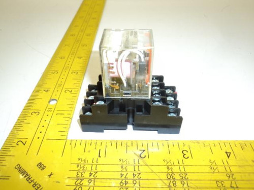 LOT OF 11 OMRON MY4N MT14-PC RELAYS W/SOCKET BASE T18708