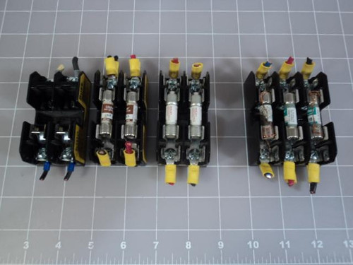 4 BUSS BM6032SQ FUSE BLOCK LOT T12229