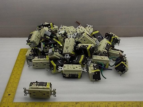 LOT OF 96 HUBBELL B-499 677 ELECTRICAL SOCKETS 2PO T20114