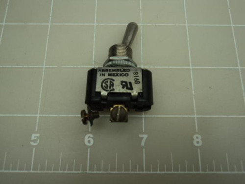 45  8918 45 TOGGLE SWITCHES T13318