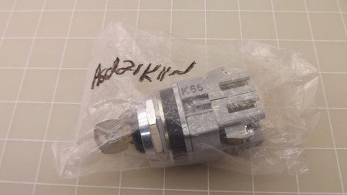 IDEC ASD21K11N SELECTOR KEY W/ KEY T23828