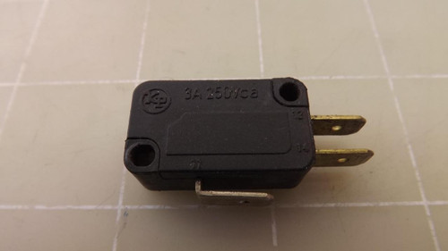 KP  3A 250VCA SWITCH PLUG T26142