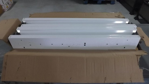 LOT OF 12 ON TIME LIGHTING LX45-3-125-T8-UNV-L1 LINEAR PROFILE WRAPAROUND 4 1/2 IN WIDE