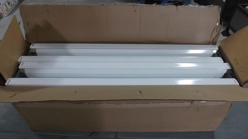 LOT OF 12 ON TIME LIGHTING  LIN PROFILE WRAPAROUND (4.5 IN WIDE) T8 3FT 1LMP
