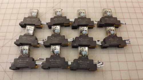 LOT OF 11 OMRON MY2N-32 RELAYS W/ SOCKET T32887 LOT OF 11 OMRON MY2N-32 RELAYS W/ SOCKET T32887