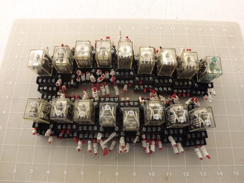 LOT OF 17 ALLEN BRADLEY 700-HC24A1 RELAYS T46935 LOT OF 17 ALLEN BRADLEY 700-HC24A1 RELAYS T46935