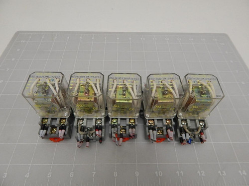LOT OF 5 SQUARE D 8501KUD13M1P14V53 RELAYS W/ SOCKET T59618