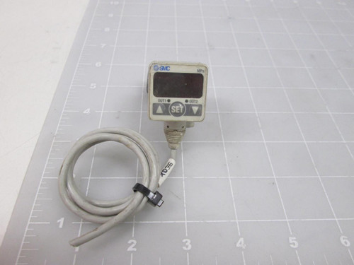 LOT OF 2 SMC ISE40-01-30L-M PRESSURE SWITCHES T59560 LOT OF 2 SMC ISE40-01-30L-M PRESSURE SWITCHES T59560