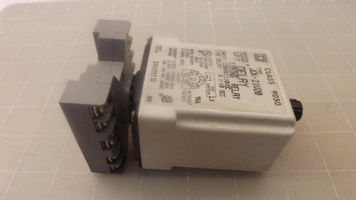 SQUARE D IDEC 9050 JCK-21V20 SR3P-06 TIMER RELAY W/ SOCKET 240 V AC 30 VDC 10 AMP T27597