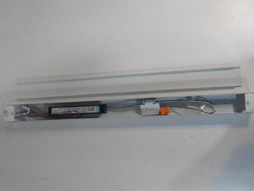 CLEARANCE CRESCENT C125BL1Y 3FT STRIP FIXTURE W/ ELECTRONIC BALLAST T74273