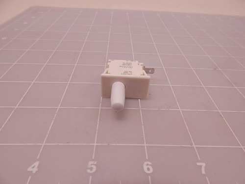 CHERRY 110E7300 E5852AD PUSHBUTTON SWITCH SNAP MOUNT