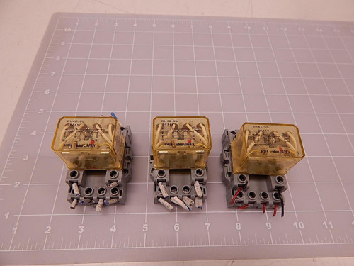 LOT OF 3 IDEC RH4B-UL SH4B-05C RELAYS W/ SOCKET T80905