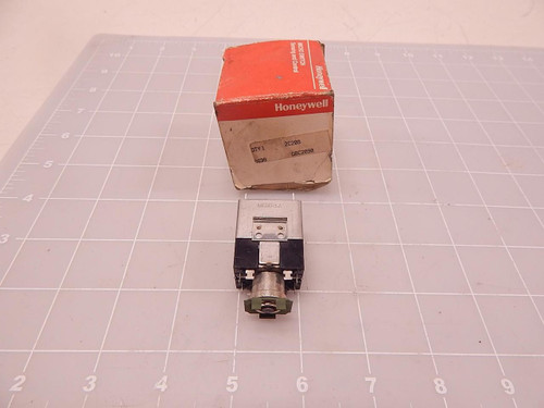 HONEYWELL 2C209 DBC2090 PUSH BUTTON SWITCH T82553