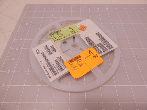 LOT OF 5876 NIC COMPONENTS NRC04F22R1TRF 0402 THICK FILM RESISTORS 1 % 22.1 OHMS T84128