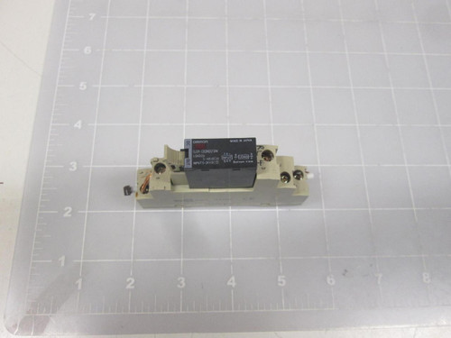 OMRON G3R-ODX02SN RELAY W/ SOCKET T65536