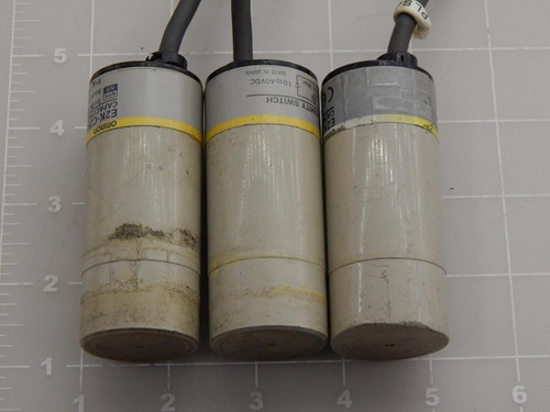 LOT OF 3 OMRON E2K-C25ME1 CAPACITIVE PROXIMITY SWITCH T87991
