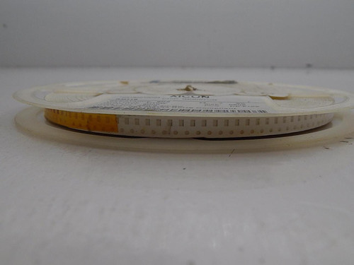 LOT OF 5000 XICON 260-6.2K-RC SMD CHIP RESISTORS 0305 1/10 W 6.2 KOHMS 5 % T88522