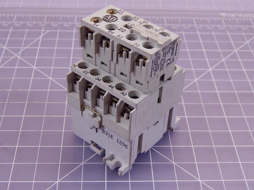 LOT OF 2 ALLEN BRADLEY 700DC-MB310* 195-MA22 SER A RELAY W/ AUXILIARY CONTACT T98225