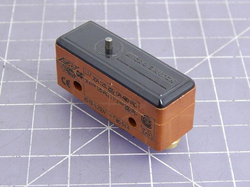 Lot of 8 Micro Switch WA-R82-A4 Basic / Snap Action Switches 20 A 125, 250 Or 480 VAC T102731 For Sale