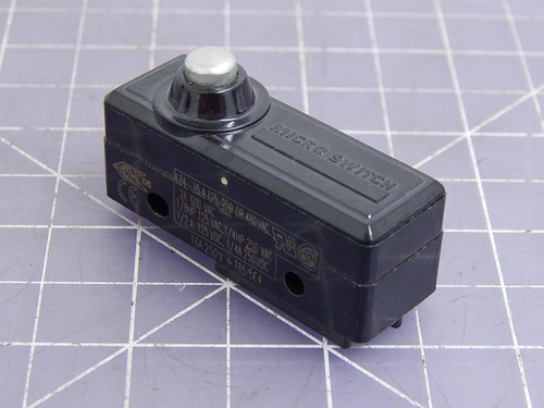 Lot of 2 Micro Switch BZ-2RD Basic / Snap Action Switches 15A @ 250 VAC SPDT Solder T102868 For Sale