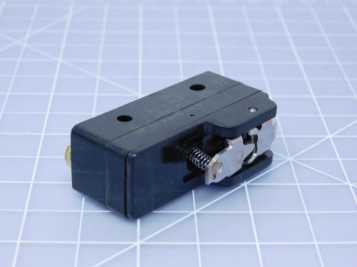 Micro Switch BZ-2RW825-A2 Basic / Snap Action Switch 15 A .868 1 way roller # 6 Screw Term T122078 For Sale